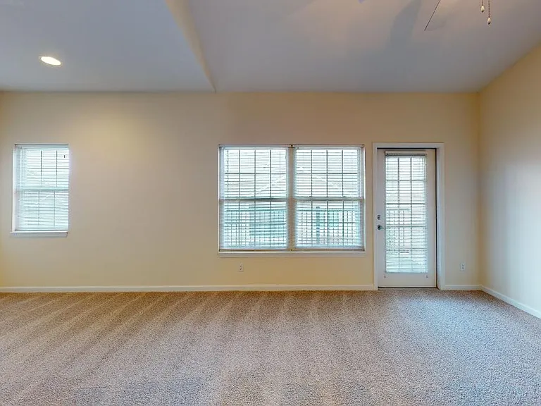 Windsor West | Specials Available — Photo 35