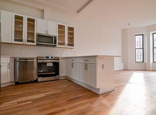 203 Van Buren St #1F, Brooklyn, NY 11221