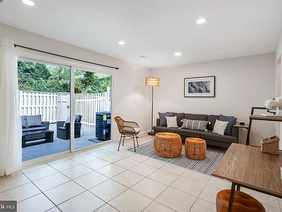 5th image of 428 Reneau Way