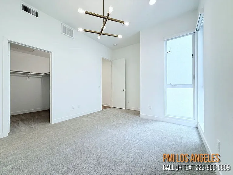 10917 1/2 Otsego St — Photo 30