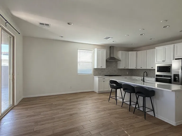 1430 W Flintlock Dr — Photo 2