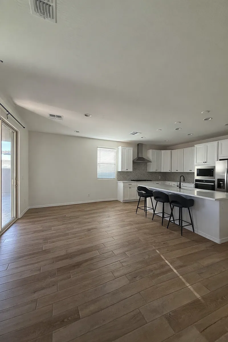 Building Photo - 1430 W Flintlock Dr