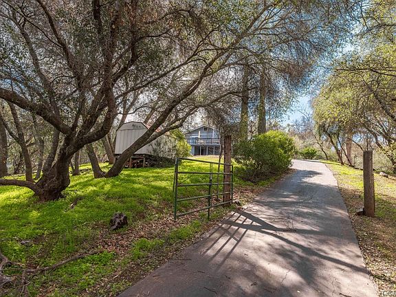 4th image of 2656 Golden Gate Dr #1