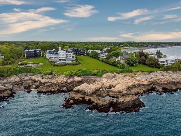 35 Littles Point Rd #S-101, Swampscott, MA 01907