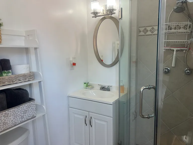 1444 Alvira St — Photo 8