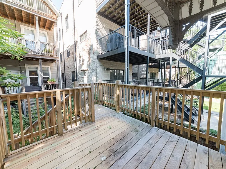 1043 W Grace St #CH — Photo 19