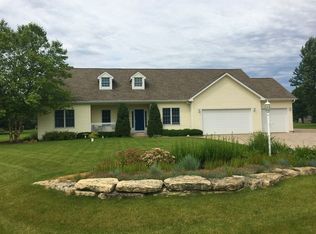 1905 Spring Ct, Spring Grove, IL 60081