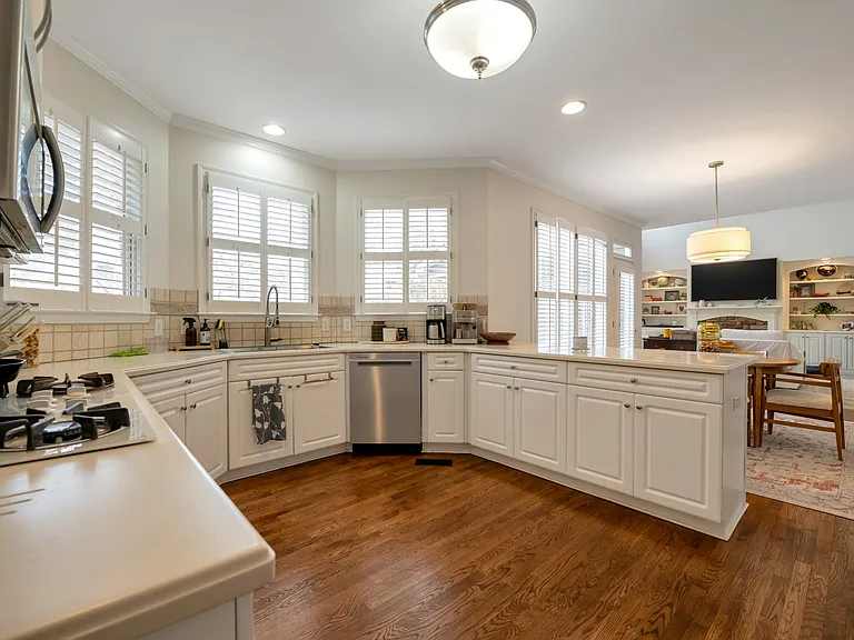 403 Dogwood Way — Photo 13