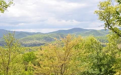 2nd image of 586 Scenic Mountain View Rd