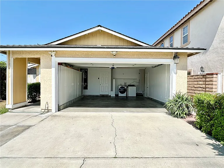 18113 Elaine Ave — Photo 4
