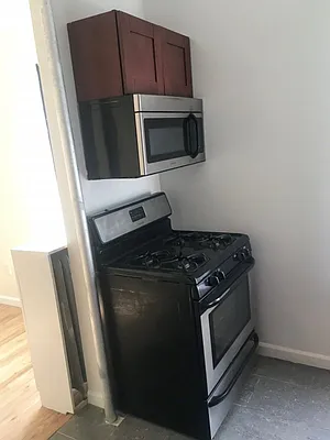 Rented by Bohemia Realty Group | media 18