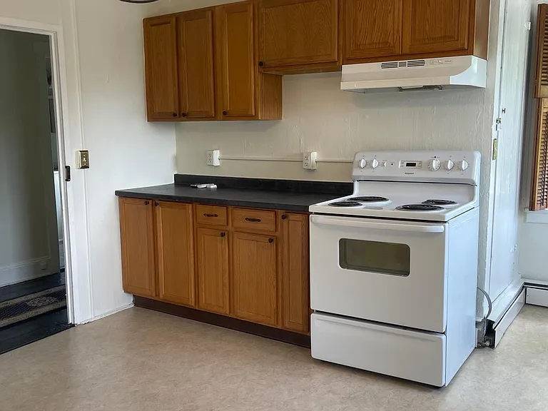 669 Creek Rd #2 — Photo 9