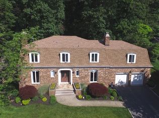 1131 Ridge Dr, Mountainside, NJ 07092