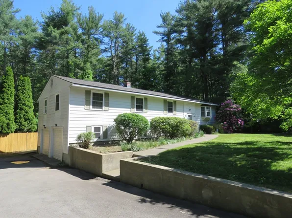 32 Oak St, Pembroke, MA 02359