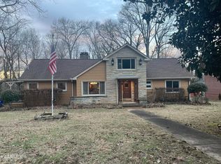 384 East Dr, Oak Ridge, TN 37830