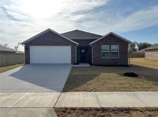 557 Colorado St, Farmington, AR 72730