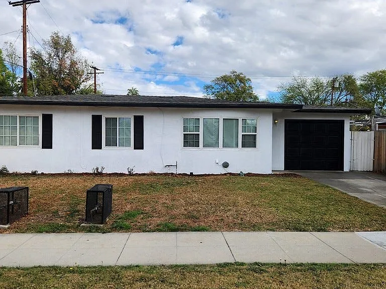 3975 Eileen St — Photo 23