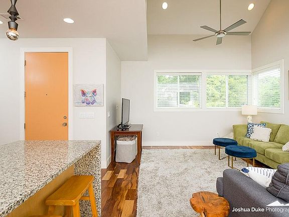 5th image of 759 N Storer Ave