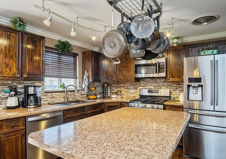 1736 E Tramway Dr — Photo 8