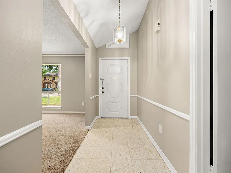 5923 Pebble Springs Dr — Photo 6