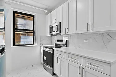 915 West End Avenue, #802