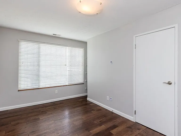 232 S Monroe Ave #UPSCALE LOFT — Photo 11