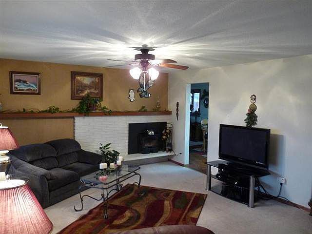 2nd image of 425 Road 38
