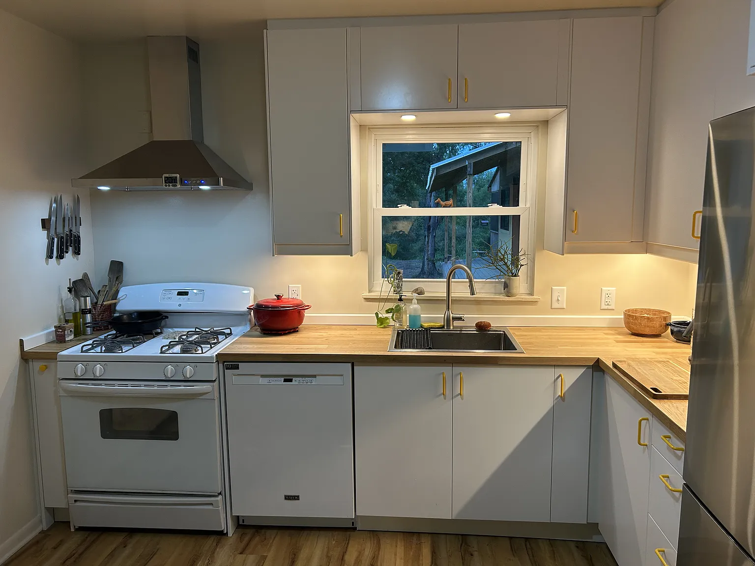 3 bed, 1222 sqft, $2,300 — Photo 3