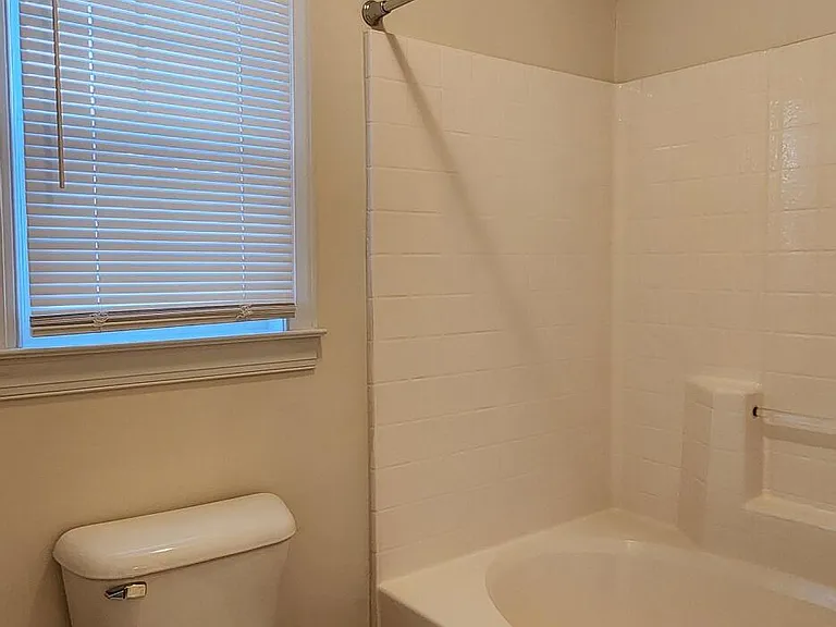302 Savannah Dr — Photo 28