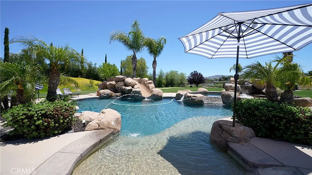 5 bed, 7.0 bath, 6157 sqft, $13,000 — Photo 3