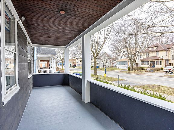 2nd image of 174 Gardiner Ave