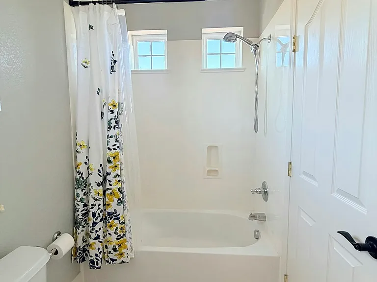 850 Monterey Ct — Photo 28