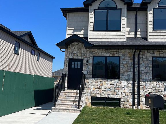 2nd image of 40 Greenway Ave