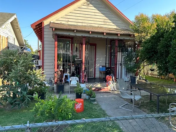 634 E 4th St, Stockton, CA 95206
