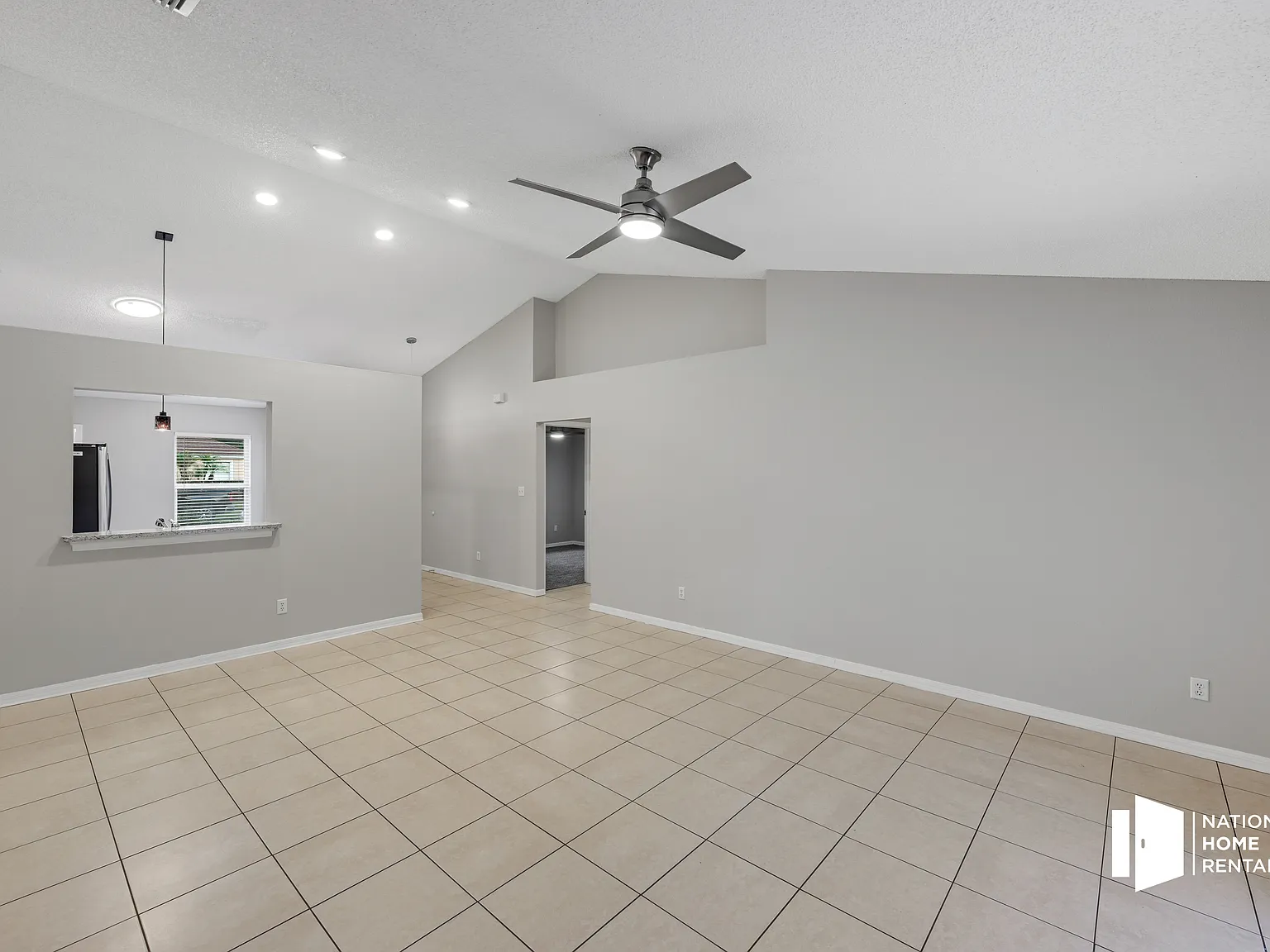 3 bed, 2.0 bath, 1263 sqft, $2,277 — Photo 4