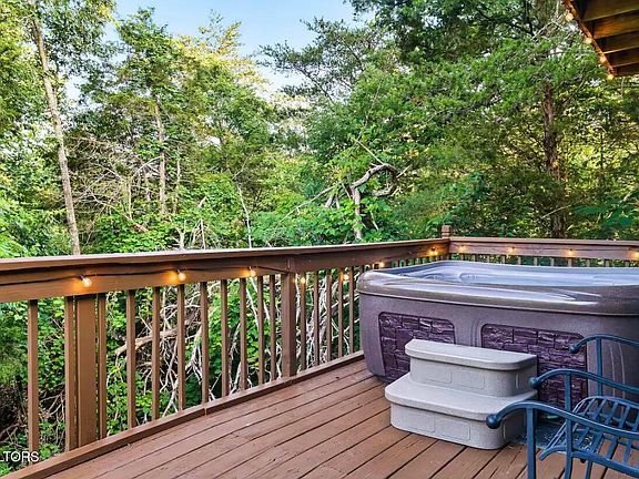 4th image of 502 Hideaway Ridge Cir
