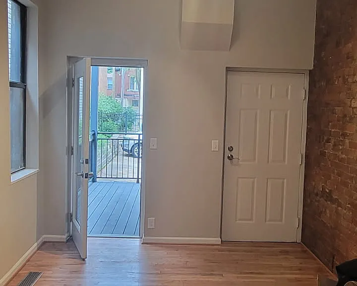 437 Clark St #437A — Photo 2