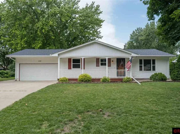 1717 Mary Ln, North Mankato, MN 56003