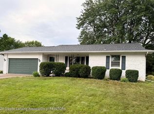 909 London Dr, Lansing, MI