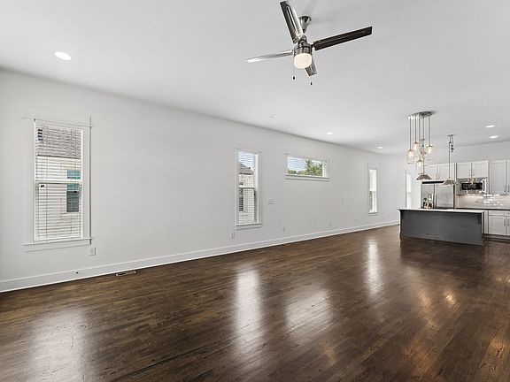 5th image of 2403A Branch St