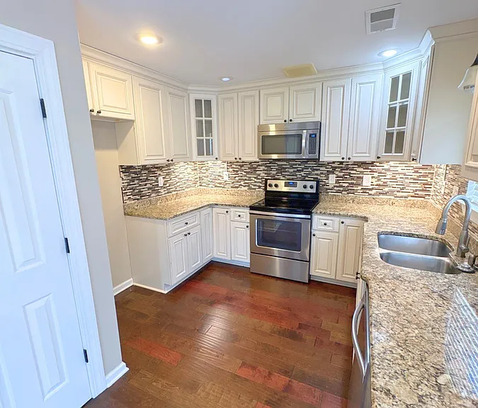 9456 Club Walk Ct — Photo 6