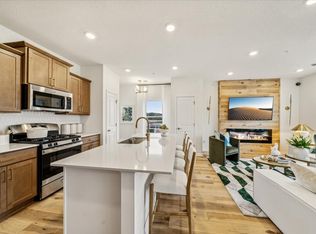 6675 Bluestem Way, Excelsior, MN 55331