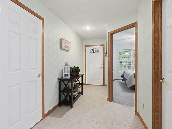 3rd image of 5239 Red Fox Rd