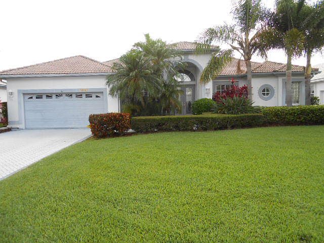 1st image of 3207 SE Braemar Way