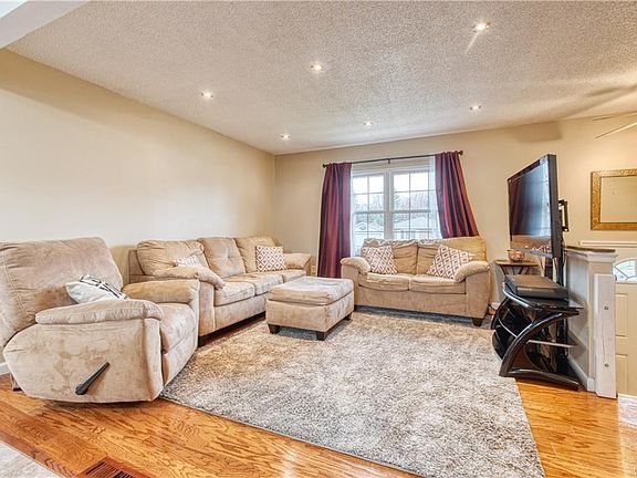 4th image of 21 Bernice Dr