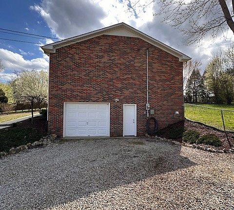 5th image of 72 Higdon Dr