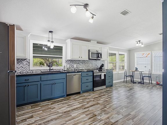 4th image of 1656 Daigle Rd