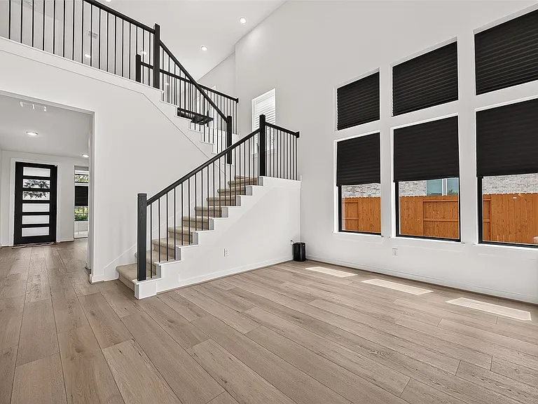 29746 Bur Creek Ln — Photo 9