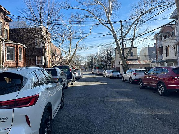 5th image of 3324 109th St