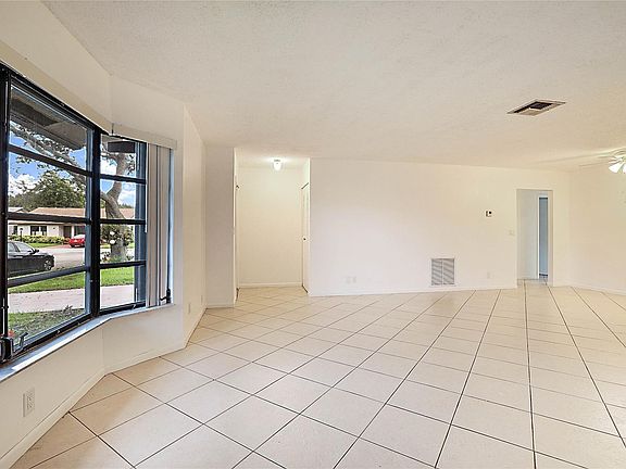 3rd image of 1524 SW 22nd Terrace